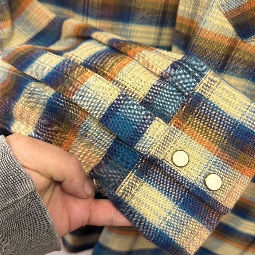 ✨ Pendleton Plaid Snap-Front Shirt | Men’s Medium | Excellent Condition ✨ - Picture 5 of 6